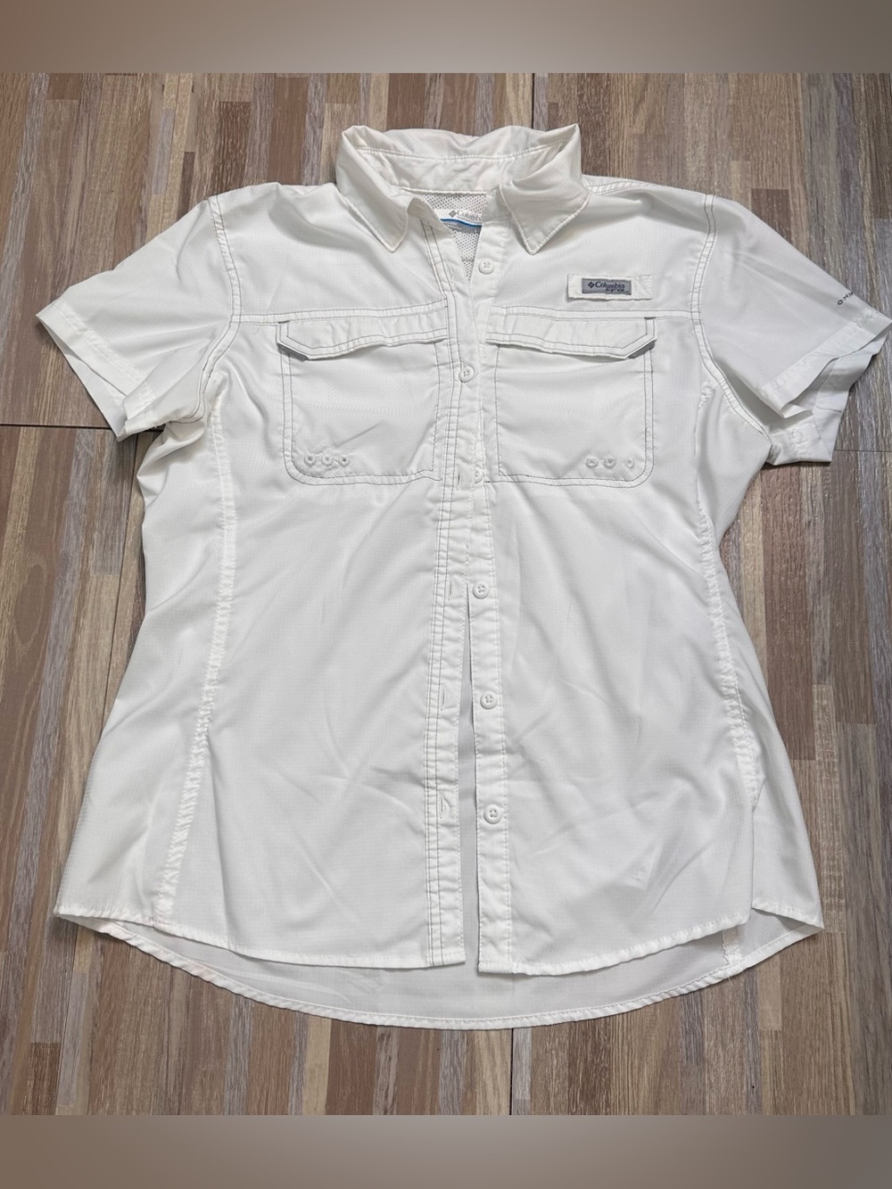 Columbia Women’s Short Sleeve Button-Up Shirt in White
